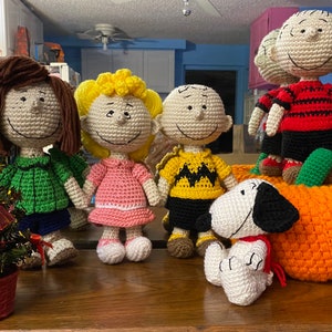 Crochet Snoopy, Woodstock, Charlie Brown and friends