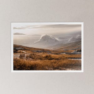 Nella valle, Islanda settentrionale - Fotografia di paesaggio, stampa artistica su carta opaca (4x6, 5x7, 8,5x11, 11x17, 13x19)