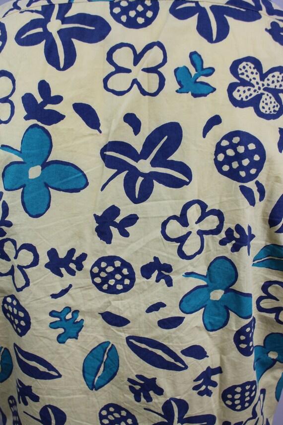90s Y2K Beige and Blue Hawaiian Print Shirt/ Bota… - image 3