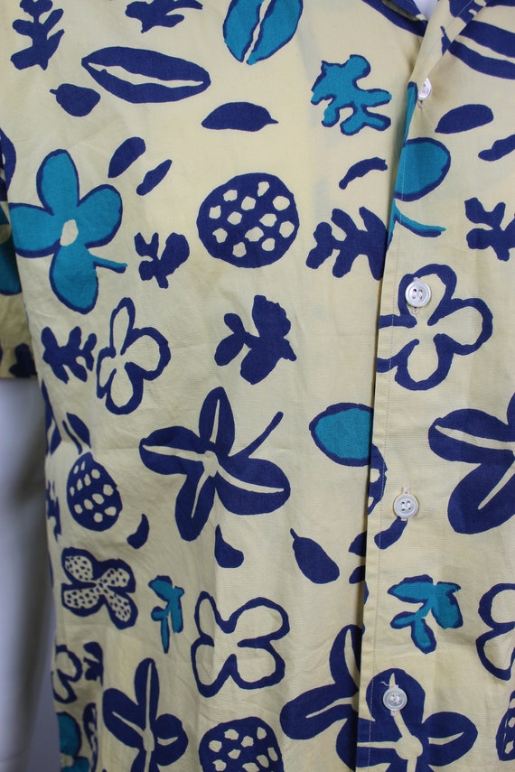 90s Y2K Beige and Blue Hawaiian Print Shirt/ Bota… - image 2