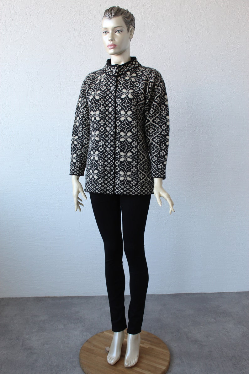 Wool Cardigan 80s Nordic Wool Black White Fair Isle Sweater Button up Vintage Knitwear Classic Geometric Print 1980s Warm Winter Pullover S image 2