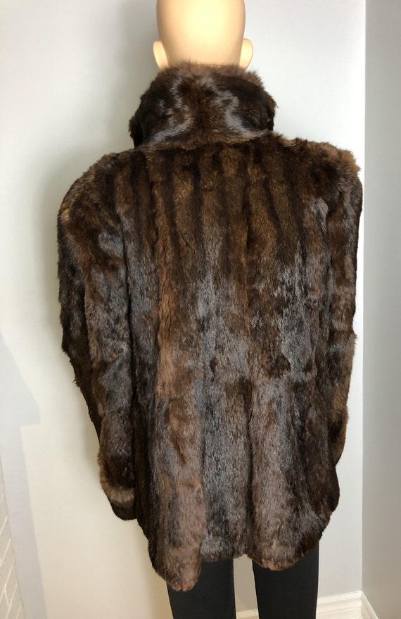 Snug, Dyed Muskrat Vintage Fur Jacket - image 3