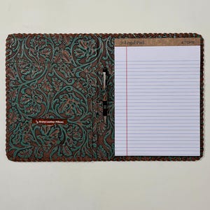 Portafolio grande de cuero genuino con bloc de notas y bolsillo para tarjetas de presentación, color cobre turquesa repujado
