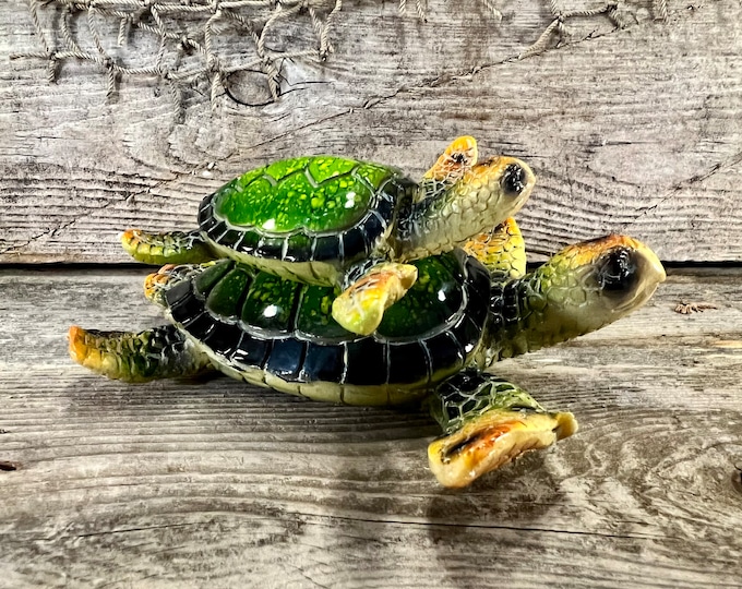 Cute Green Sea Turtle Mother and Baby Figurine - Perfect Gift for Beach Lovers, Turtle Fans, Home Decor