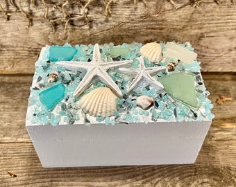 White Coastal Trinket Box with Embellished Lid Adorned with Natural Seashells, Starfish, Sea Glass, and Mosaic Mirror Pieces