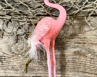 Resin Florida Pink Flamingo with Sparkling Wings and Pink Feathers Ornament Figurine