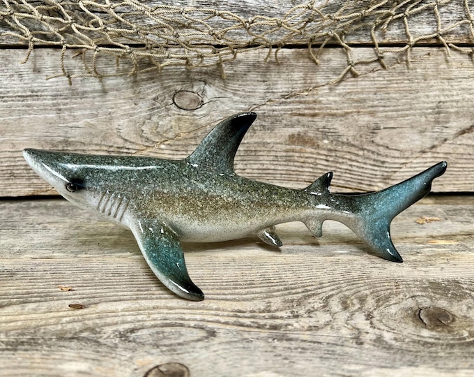 Mako Shark Figurine Coastal Nautical Beach House Decor Ocean Lover Gift Marine Life Polyresin Gloss Tabletop Statue Fishing Collector