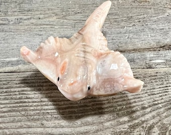Pale Beige Hand-Carved Marble  Miniature Stingray On Stone Base Figurine