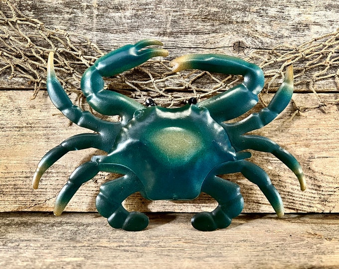 Blue Crab Metal Wall Hanging with Eyelet Hanger