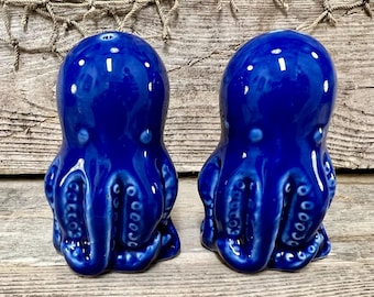 Deep Blue Octopus Salt and Pepper Shakers Ceramic Beach House Decor Gift for Octopus Lovers Coastal Kitchen Housewarming Dining Set