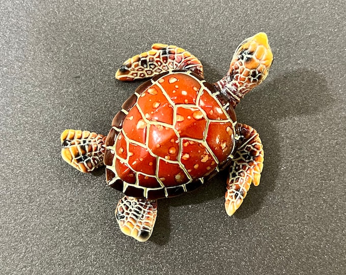 Realistic Baby Sea Turtle Hatchling with Brown Watercolor Shell Figurine and Magnet