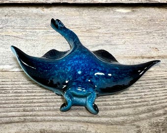 Miniature Manta Ray Figurine Blue Polyresin Tabletop Sea Life Decor Ocean Animal Sculpture Coastal Nautical Beach House Gift Accent