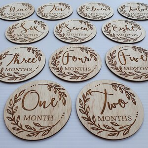 Personalised Wooden baby Milestone Month Cards with wreath Rounds Ply Newborn Baby Shower Gift