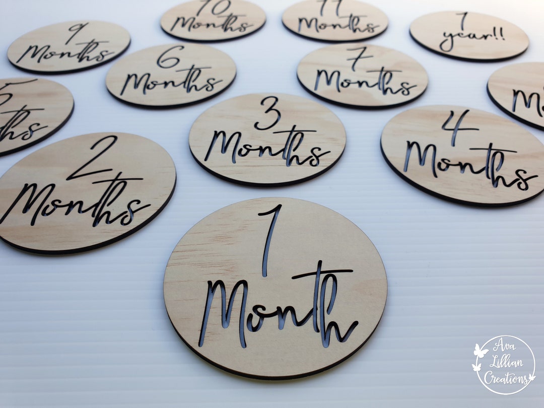 Personalised Wooden Baby Milestone Cards Round Newborn Baby Shower Gift ...