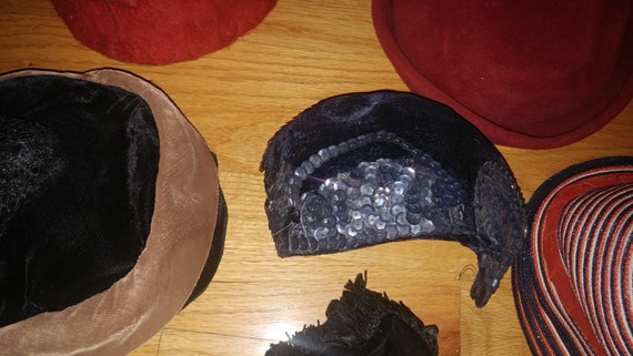 Lot of 11 VINTAGE hats and 1 FUR headband - image 5