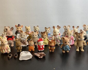 Sylvanian Families - Heel veel meubels, voertuigen en personages