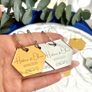 Hexagon Mirror Tag Keychains, Personalized Wedding Gift, Save the Date Name Tag, Engagement Gifts, Reception Token, Custom Acrylic Keychains