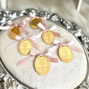 Etiquetas de espejo de acrílico con cinta de bienvenida para bebé personalizadas, logotipo con nombre en letras, etiquetas de acrílico personalizadas, fichas de recepción, etiquetas para baby shower
