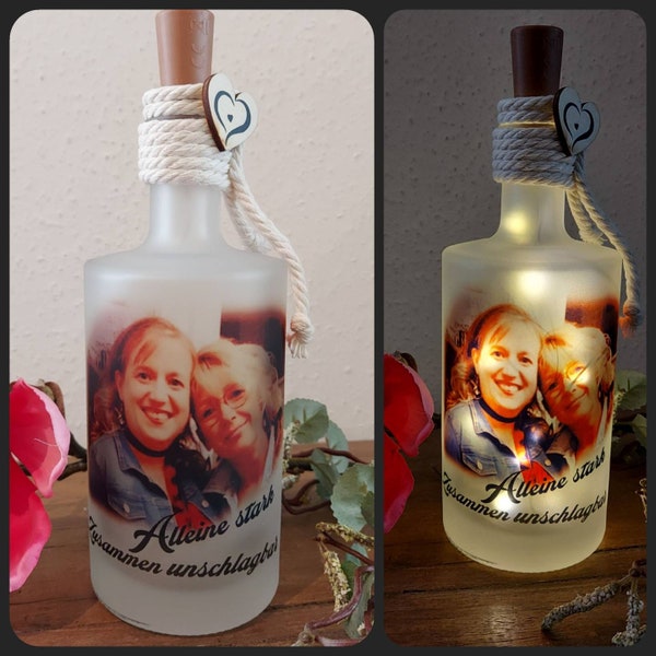 Foto auf Lichtflasche Leuchtflasche mit Foto  Partnerschaft Freundschaft  Mama Papa Baby Geburtstag Hochzeit Valentinstag mit Geschenkbeutel