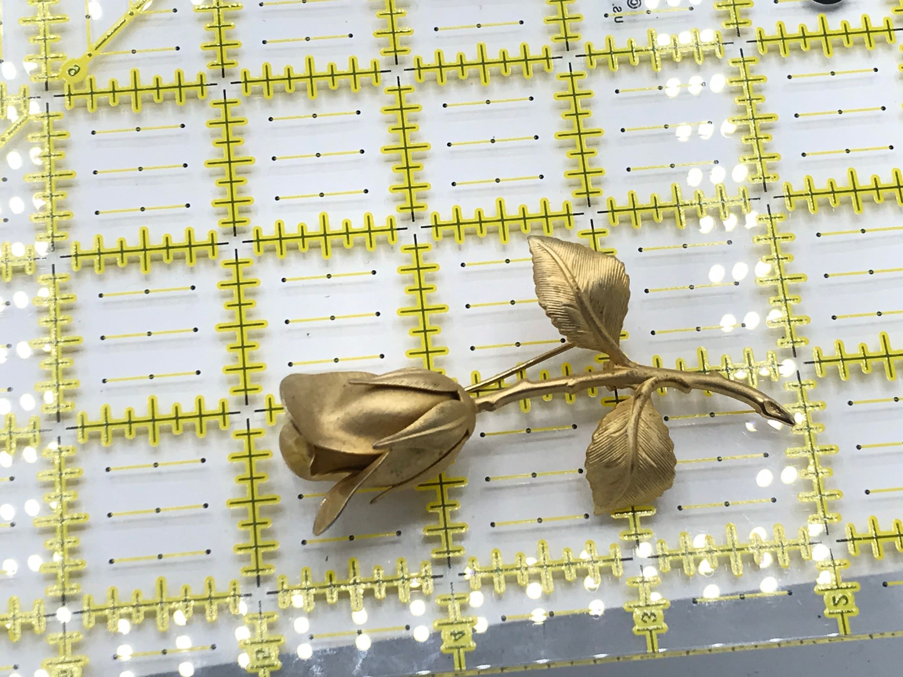 Broche Vintage En Métal Rose Et Bois - Occasion - Accessoire Ancien Décoratif