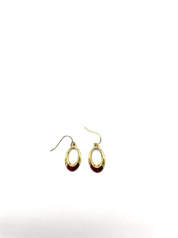 Gorgeous collectible gold tone oval earring by Li… - image 2