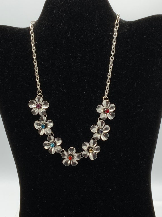 Gorgeous silver tone necklace with roses and rhin… - image 4