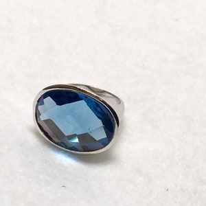 Gorgeous collectible and vintage Lia Sophia  ring prima light blue Crystal.