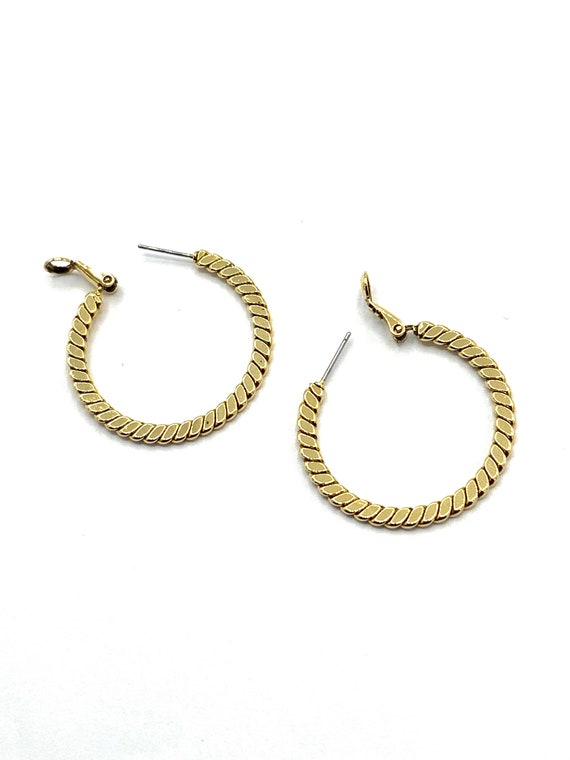 Gorgeous collectible gold tone round earrings by … - image 3