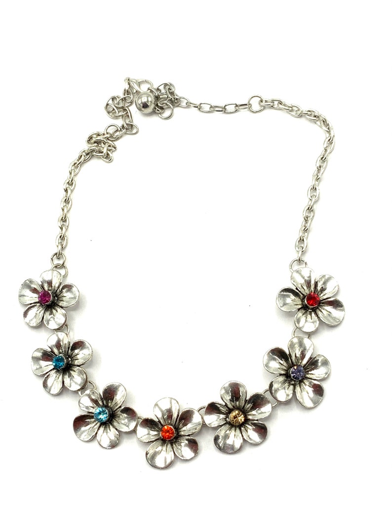 Gorgeous silver tone necklace with roses and rhinestone. image 5