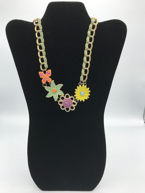 Lia Sophia Flower Necklace - Lia Sophia Flower Pendant Lia Sophia Flower Necklace - Lia Sophia Flower Pendant