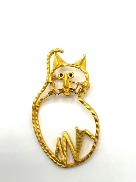 Gorgeous collectible Cat old gold tone  brooch by… - image 6