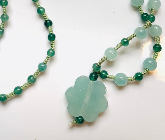 Vintage Jade necklace, beads with flower  shape p… - image 2