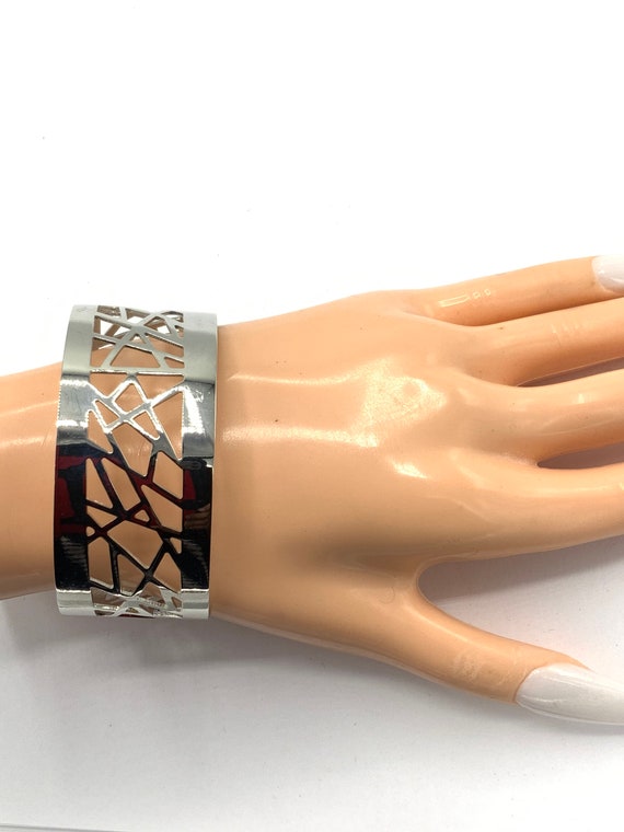 Gorgeous collectible silver tone cuff bracelet by… - image 6