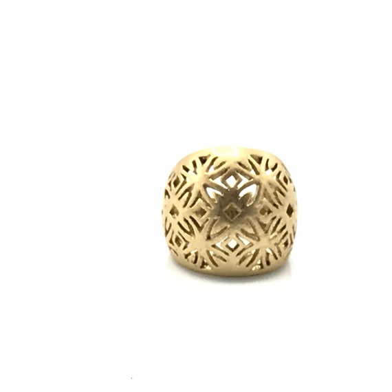 Gorgeous collectible carved gold/ brass tone ring… - image 10