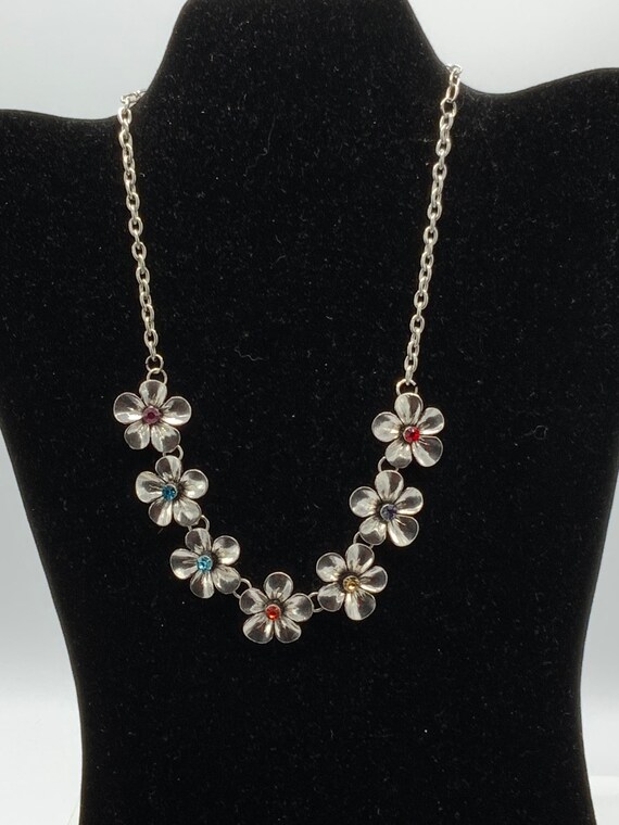 Gorgeous silver tone necklace with roses and rhin… - image 8