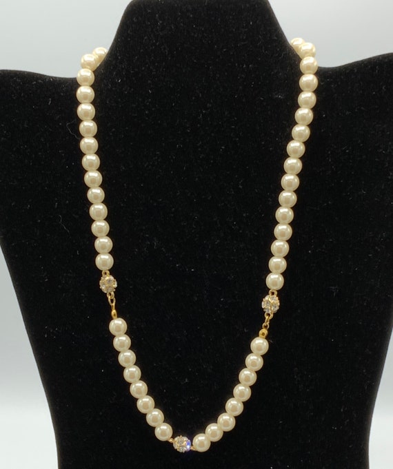 Gorgeous pearl and rhinestone necklace by Avon,  s