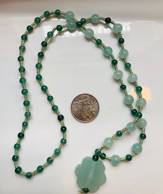 Vintage Jade necklace, beads with flower  shape p… - image 10