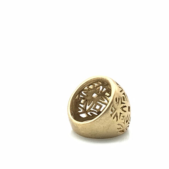 Gorgeous collectible carved gold/ brass tone ring… - image 9
