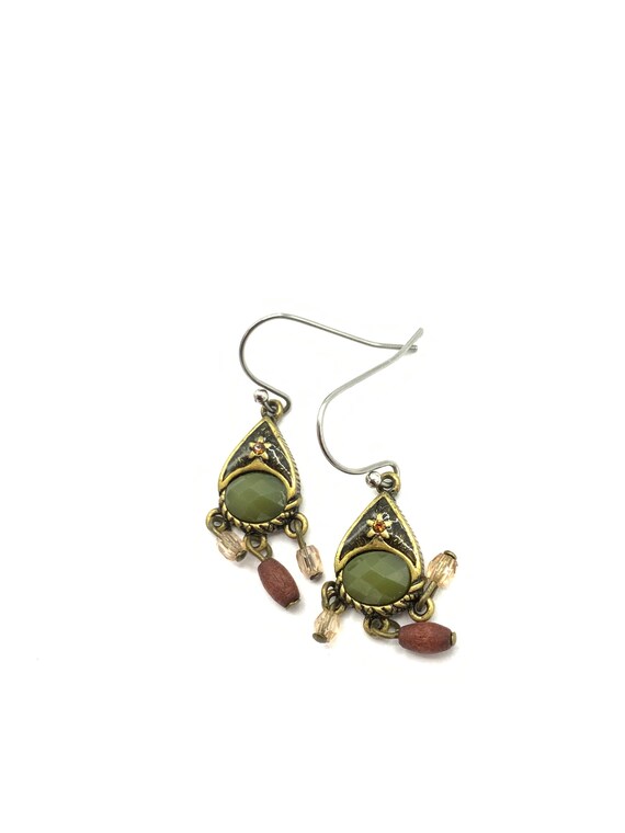 Gorgeous collectible brass and green tone earring… - image 9