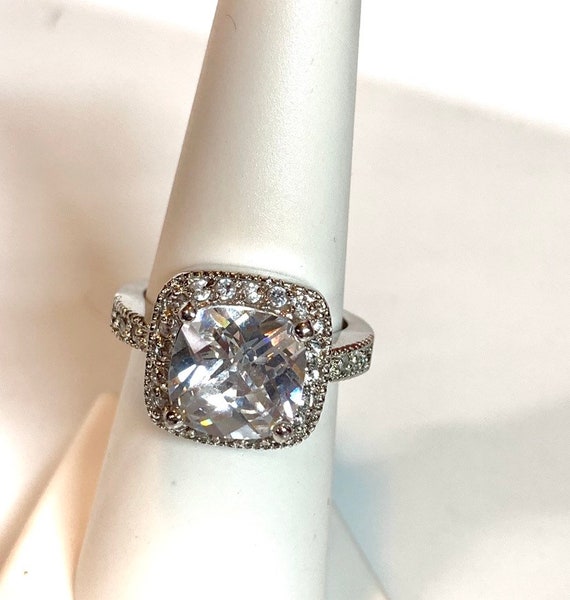 Lia Sophia Ornamental Ring Size 9