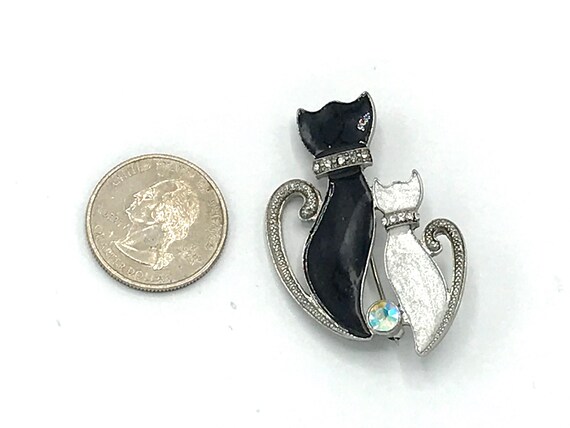 Vintage couple of cats white and black as brooch - image 8