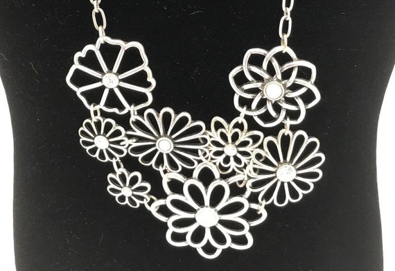 Lia Sophia Silver Tone With Flowers Design The - Lia Sophia Flower Pendant Lia Sophia Silver Tone With Flowers Design The - Lia Sophia Flower Pendant