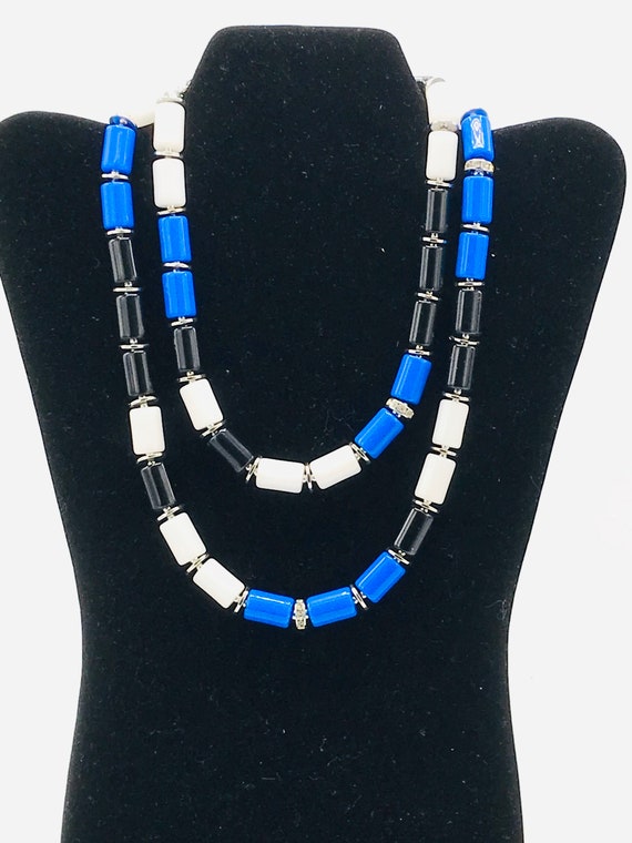 Vintage acrylic beads blue, white and black neckl… - image 3