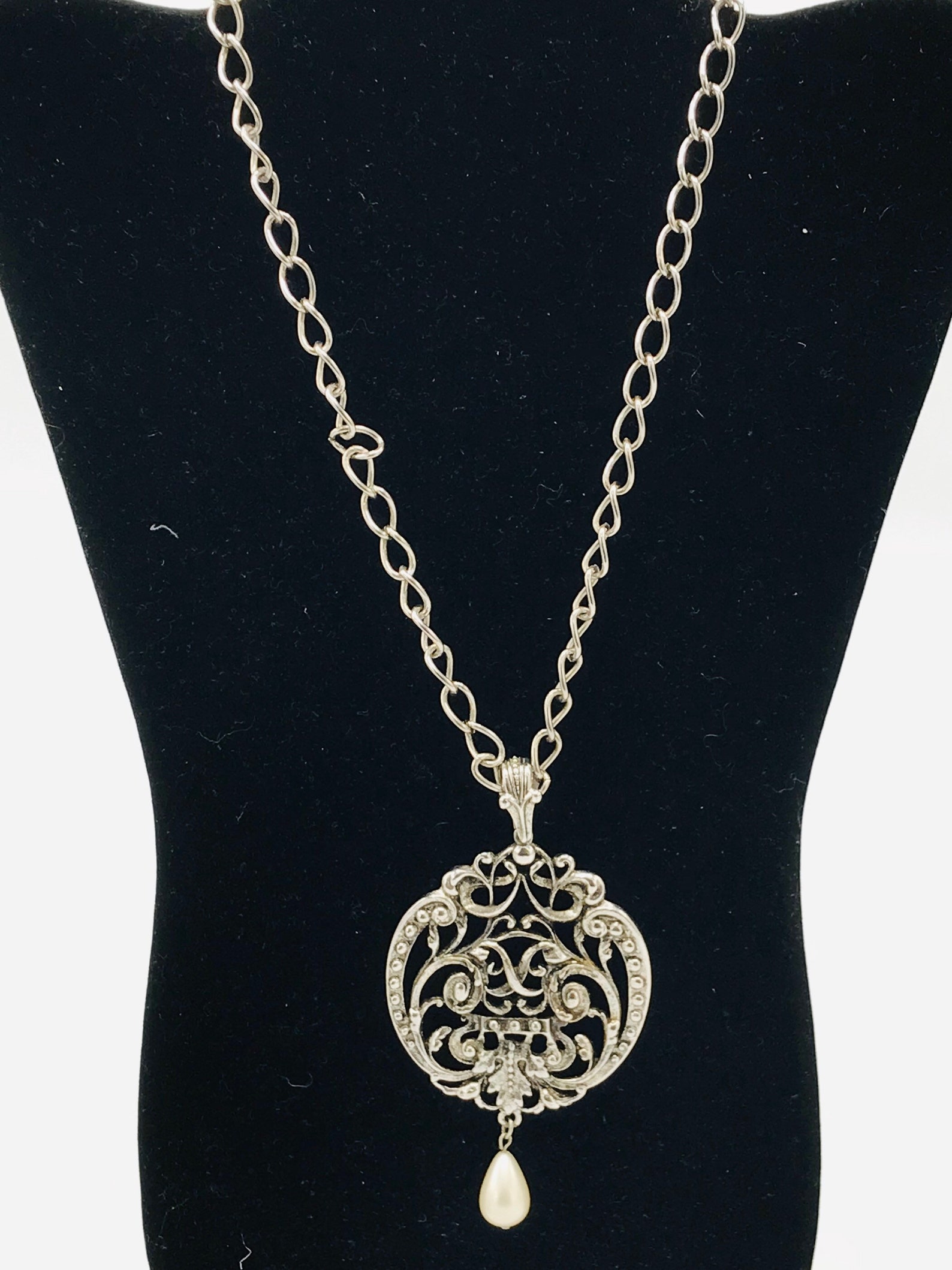 Vintage Silver Necklace With a Large Round Pendant. Etsy Singapore