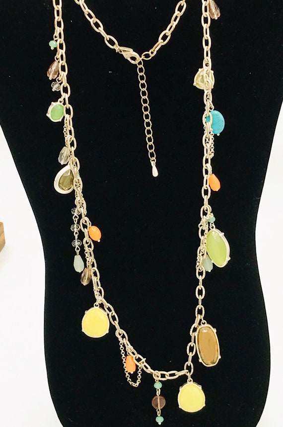 Long Multicolored and silver tone necklace, by Lia