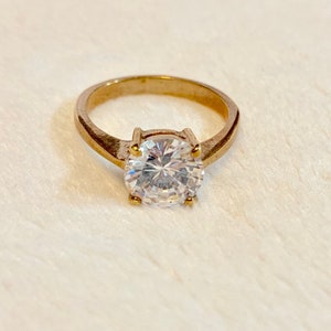 Vintage solitaire zirconia ring, size7