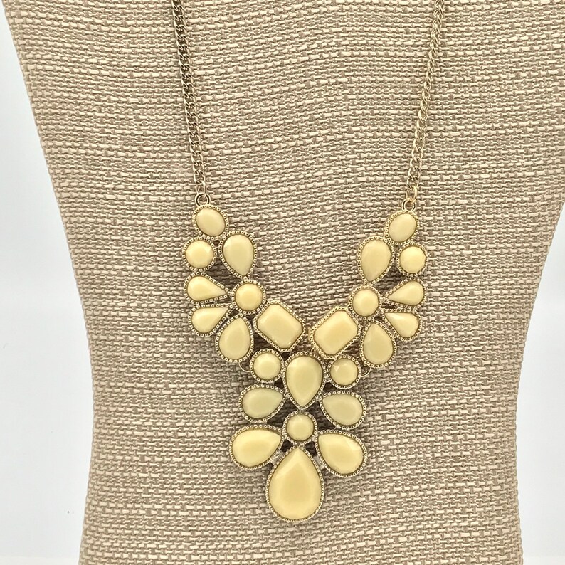 acrylic. Vintage creamy statement necklace