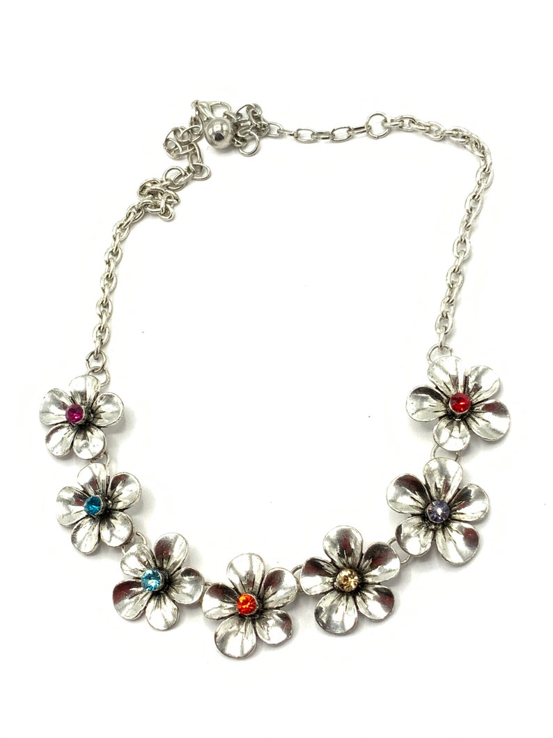 Gorgeous silver tone necklace with roses and rhinestone. image 7