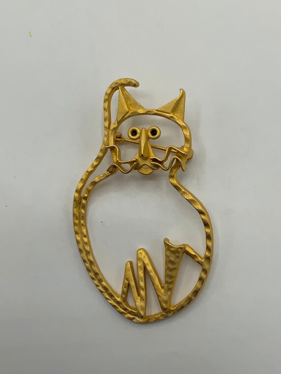 Gorgeous collectible Cat old gold tone  brooch by… - image 7