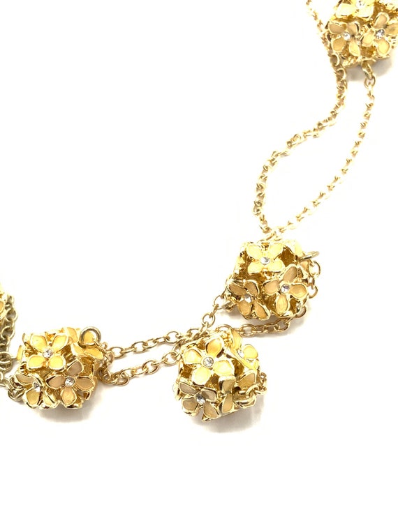 Gorgeous beads with small flower and gold tone ne… - image 3